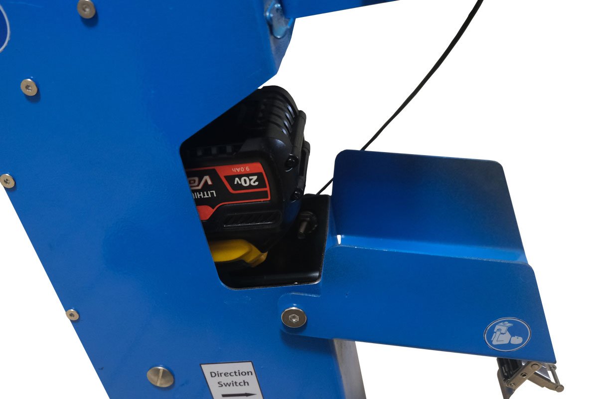 Equipped with two large capacity 9Ah batteries to provide longer working time.