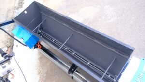 SL300-Electric-Dry-Shake-Topping-Material-Spreader-Products-Show