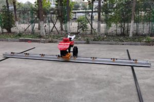 Self-Propelled Concrete Screed Machine