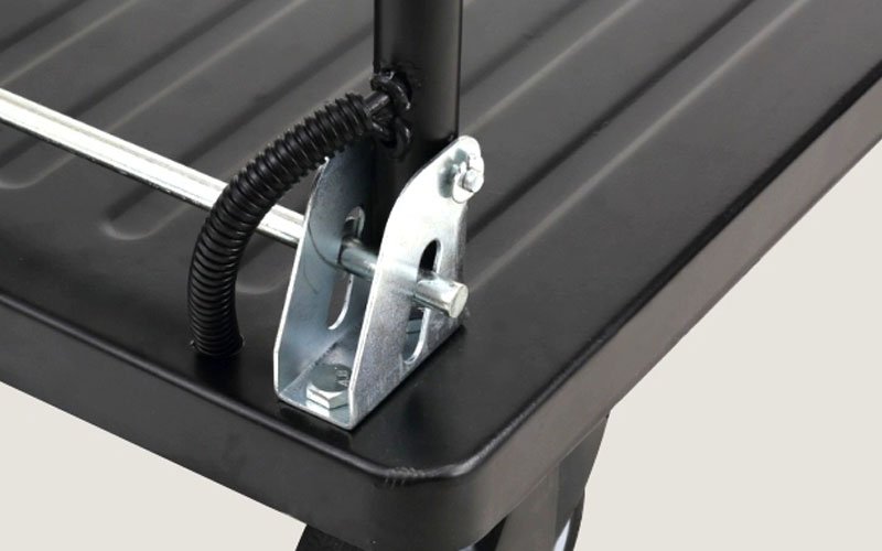 Thickened-putter-of-electric-platform-truck