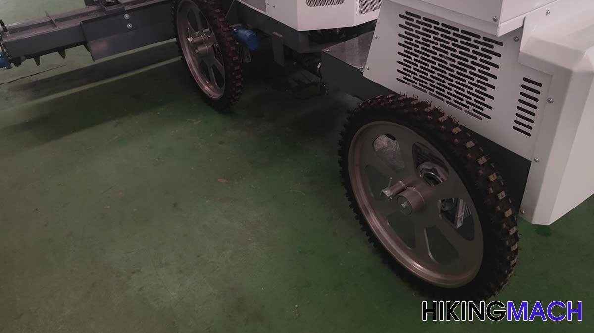 With four-wheel hydraulic drive and solid puncture-proof tires, it can move freely in concrete