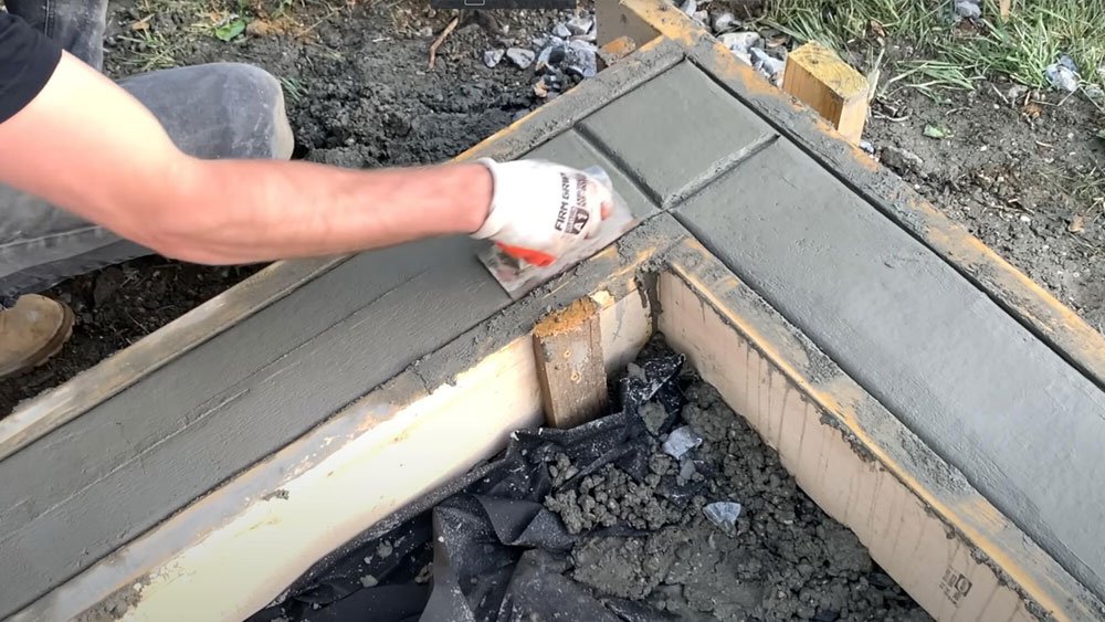 Concrete Curb Formwork