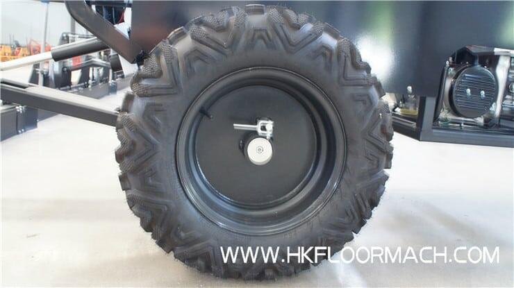 wide wheels of the ev850-2 laser screed Free with vacuum wide tires, it can be used under the condition of finer mesh.