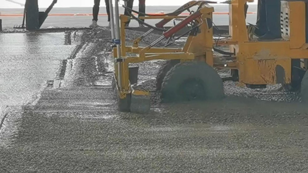 new-type-concrete-spreader-laser-concrete-rake