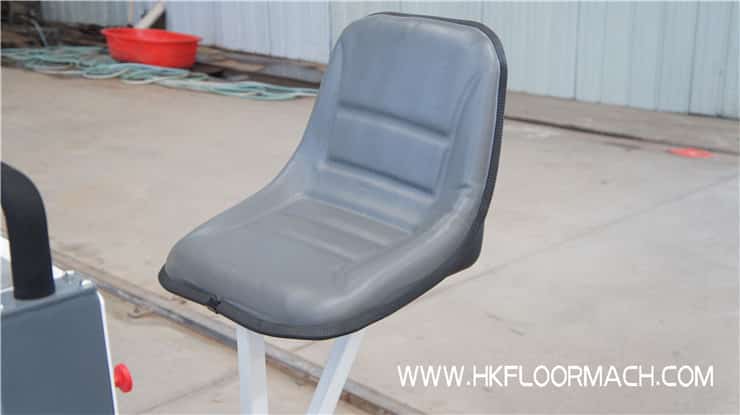 The seats of the s840-2 laser screed